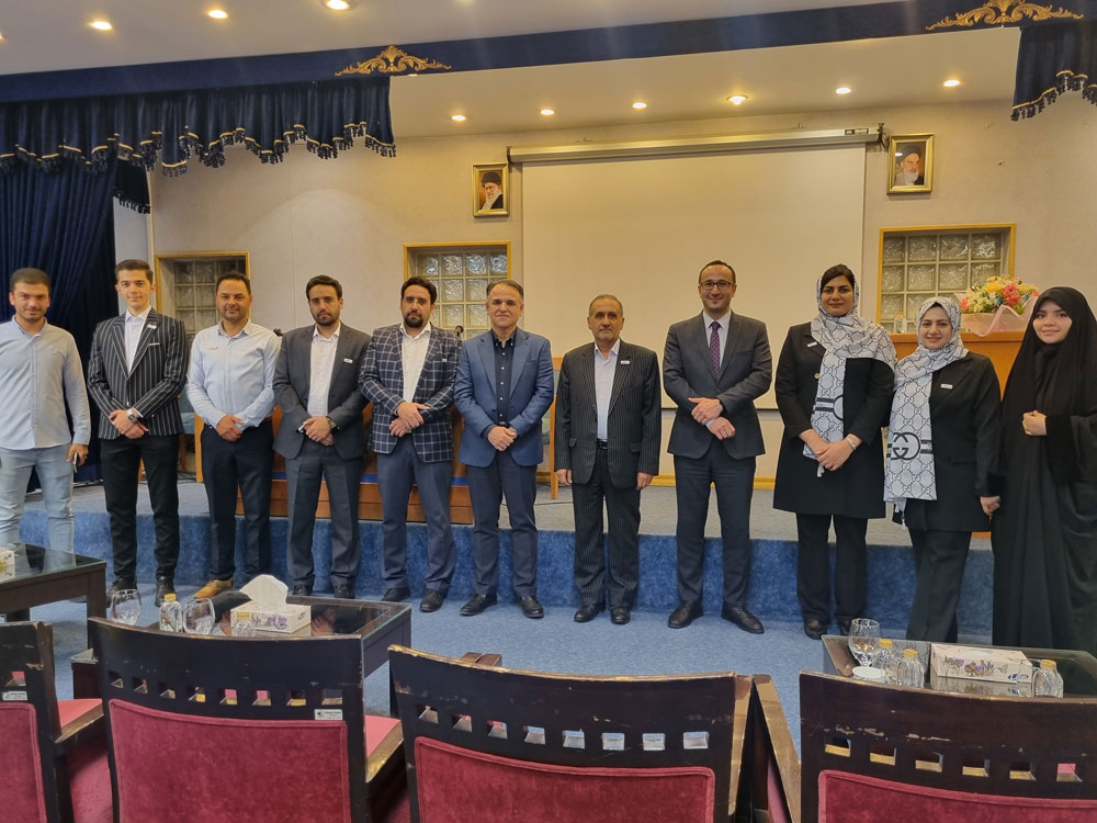 مدیران ارشد سیناکلون در جمع همکاران بتاژن